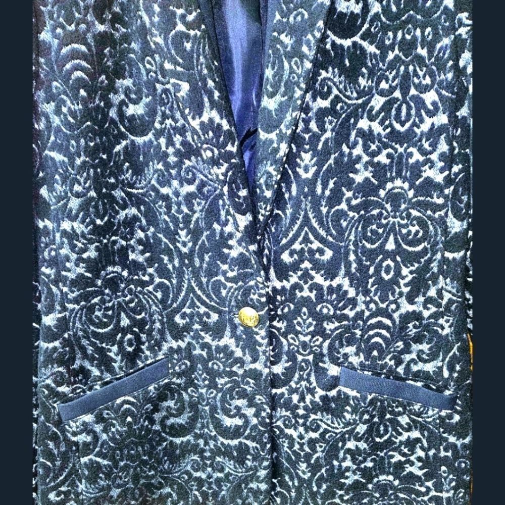 Like New Cabi Women's Soft Floral Blue & Gray Blazer. — image 5 of 8